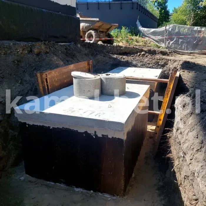 Wielokomorowe szambo 20m³ niska - połączone obok siebie 10m³+10m³ — miniatura 5