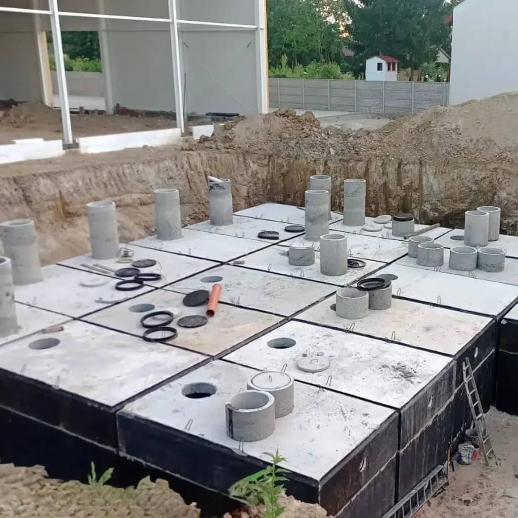 Wielokomorowe szambo 20m³ niska - połączone obok siebie 10m³+10m³ — miniatura 3