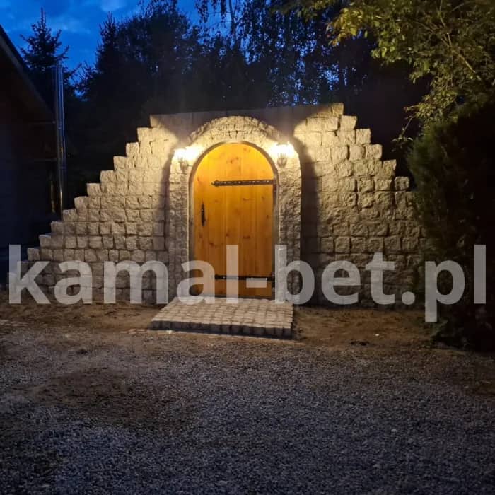 szczelna-piwnica-betonowa-z-izolacja-bitumiczna-prefabrykat