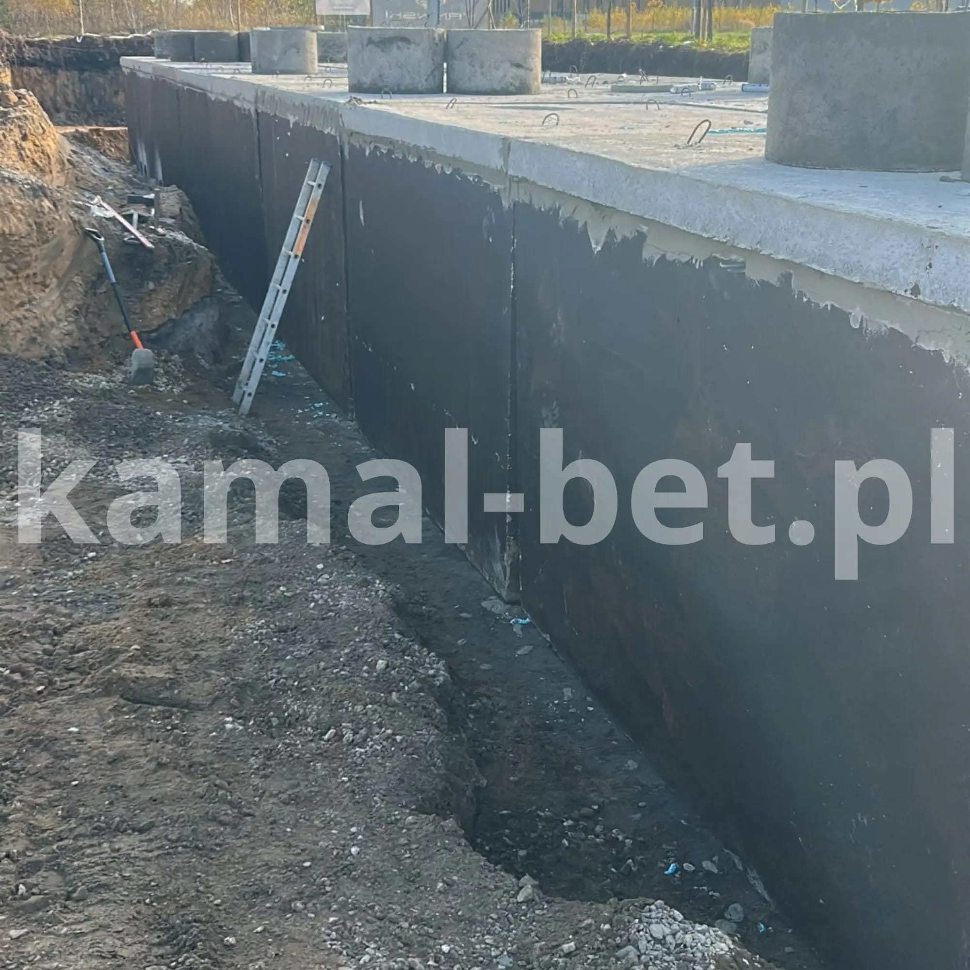 Izolacja bitumiczna ścian zbiorników betonowych w wykopie